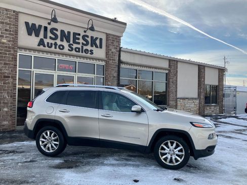 Used 2015 Jeep Cherokee Limited w/ Luxury Group image 2