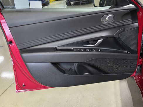 Certified 2025 Hyundai Elantra Limited image 20