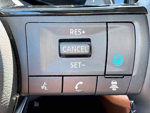 Certified 2025 Nissan Pathfinder Platinum w/ Cargo Package FWD image 33