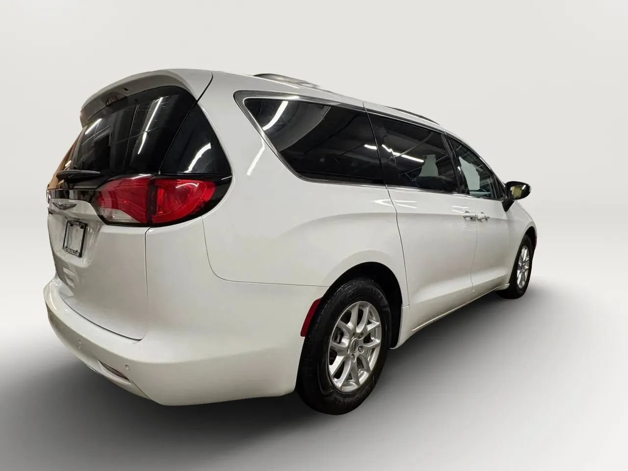 Used 2021 Chrysler Voyager Lxi FWD image 8