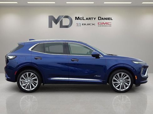 Certified 2024 Buick Envision Avenir image 6