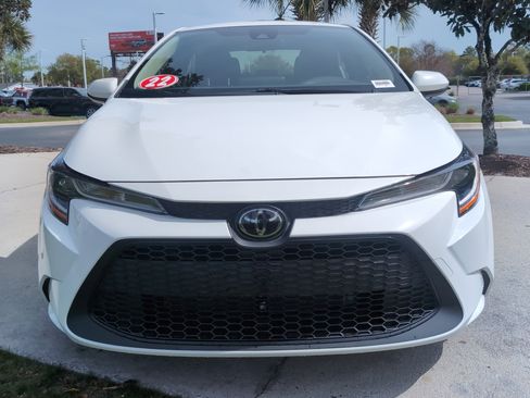 Certified 2022 Toyota Corolla LE image 3