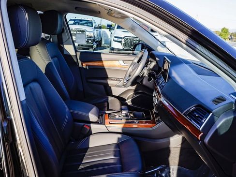 Used 2021 Audi Q5 e Premium Plus w/ Premium Plus Package image 18