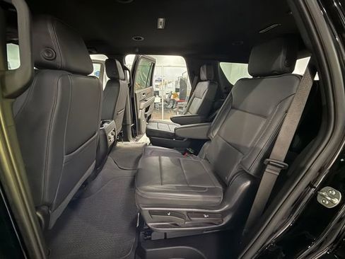 Certified 2025 GMC Yukon Denali image 11