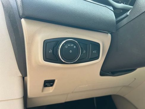 Used 2017 Lincoln MKC Select w/ Select Plus Package FWD image 33