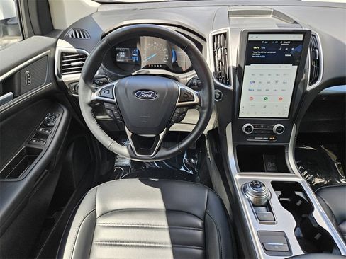 Used 2024 Ford Edge SEL image 6