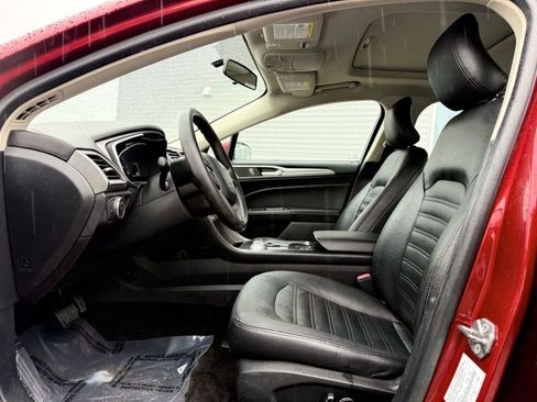 Used 2018 Ford Fusion SE image 13