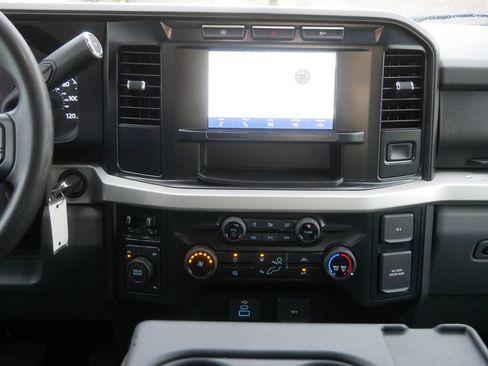 Used 2024 Ford F350 XLT AWD/4WD image 16