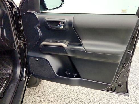 Used 2019 Toyota Tacoma TRD Pro AWD/4WD image 27