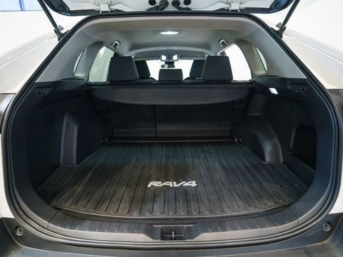Certified 2022 Toyota RAV4 LE AWD/4WD image 34