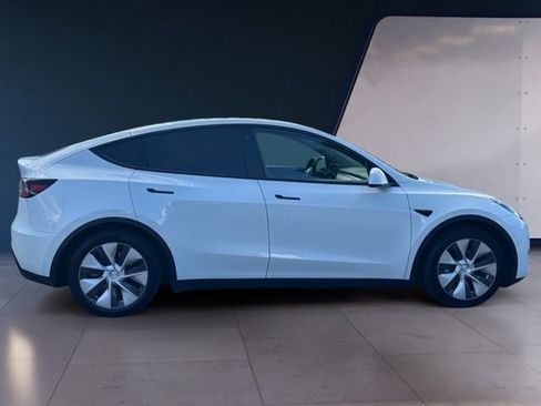 Used 2021 Tesla Model Y Long Range AWD/4WD image 6