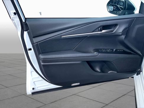 New 2026 Toyota Camry Hybrid FWD image 10
