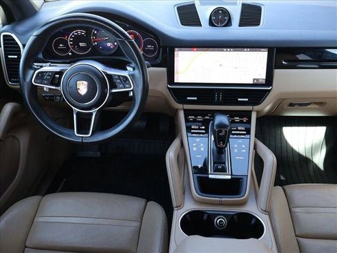 Used 2021 Porsche Cayenne AWD/4WD image 25