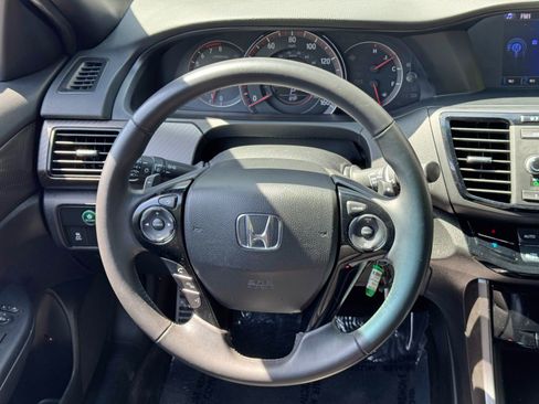 Used 2017 Honda Accord Sport image 18