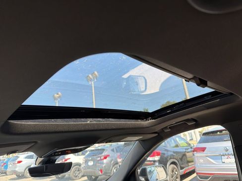 Used 2024 Chevrolet Traverse Premier w/ Redline Edition image 14