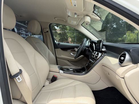Certified 2019 Mercedes-Benz GLC 300 image 30