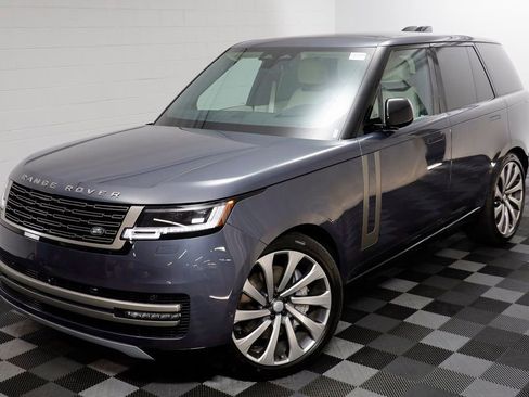 New 2025 Land Rover Range Rover SE AWD/4WD image 4