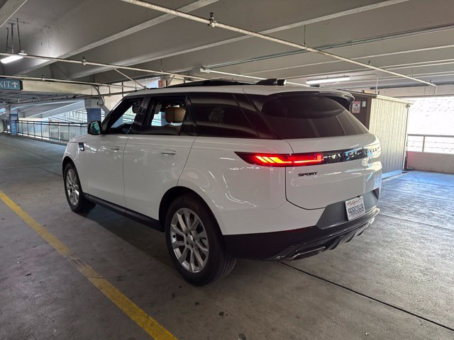 Used 2025 Land Rover Range Rover Sport SE AWD/4WD image 4