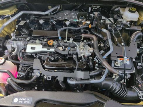 Certified 2024 Toyota Corolla Cross SE image 32