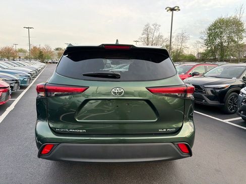 Used 2023 Toyota Highlander XLE AWD/4WD image 6