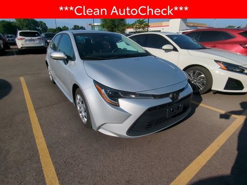 Used 2023 Toyota Corolla LE FWD image 3