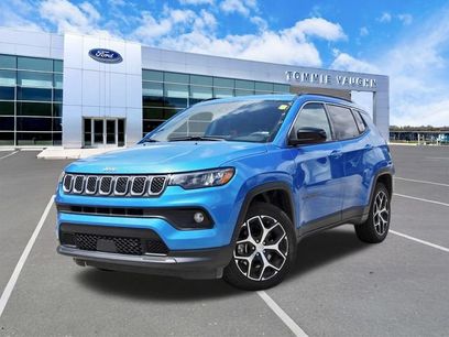 Used 2024 Jeep Compass Latitude