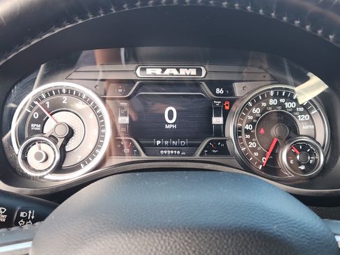Used 2023 RAM 1500 Laramie AWD/4WD image 18