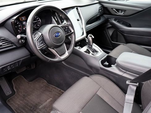 Used 2025 Subaru Outback Premium AWD/4WD image 3