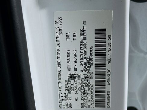 Used 2025 Toyota Tacoma TRD Off-Road image 12