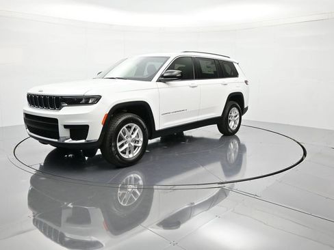 New 2025 Jeep Grand Cherokee L Laredo image 1