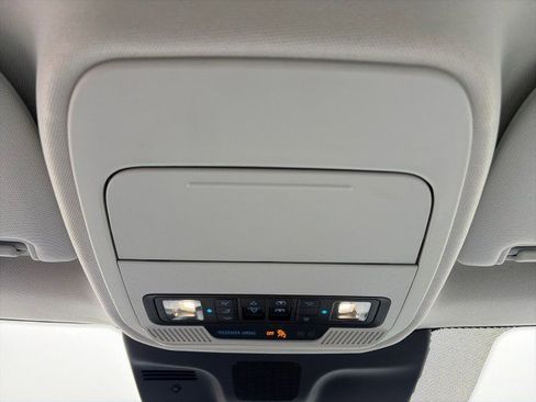 Used 2025 Ford Expedition Platinum w/ Platinum Ultimate Package image 19