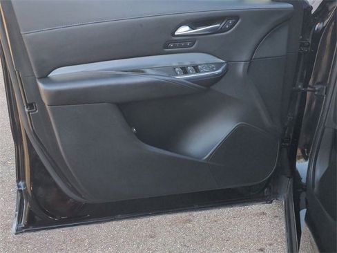 Used 2023 Cadillac XT4 Premium Luxury image 14