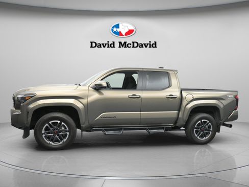 Used 2024 Toyota Tacoma TRD Sport w/ TRD Sport Upgrade Package AWD/4WD image 5