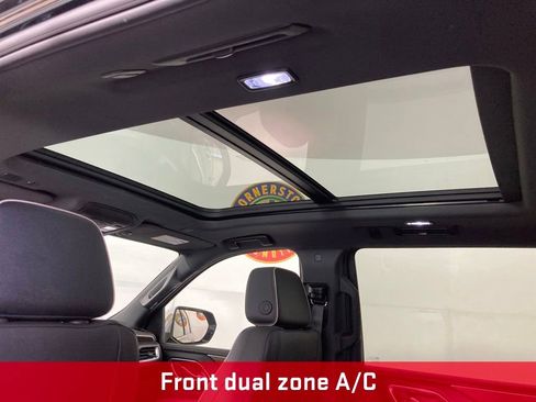 Used 2023 Chevrolet Suburban Premier AWD/4WD image 18