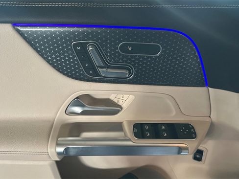 Certified 2025 Mercedes-Benz GLB 250 4MATIC image 11