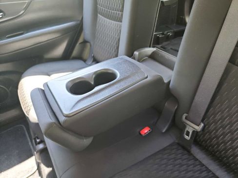 Used 2018 Nissan Rogue S image 27