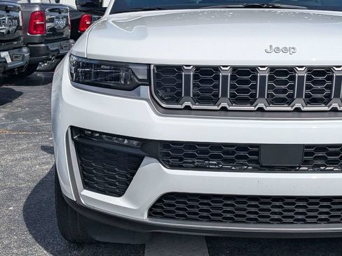 Used 2026 Jeep Grand Cherokee Limited RWD image 9