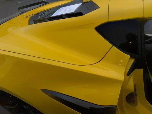 Used 2025 Chevrolet Corvette Z06 RWD image 30