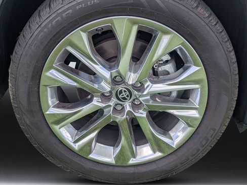 Used 2023 Toyota Highlander Limited FWD image 11
