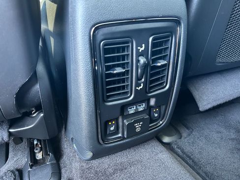 Used 2019 Jeep Grand Cherokee Summit w/ Platinum Series Group AWD/4WD image 32