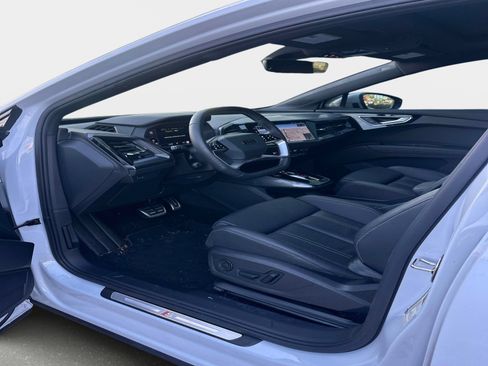 Used 2024 Audi Q4 e-tron Premium Plus image 11