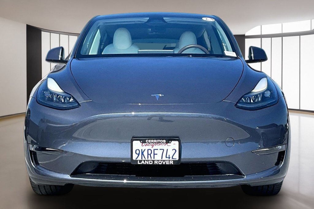 Used 2023 Tesla Model Y 2WD image 2