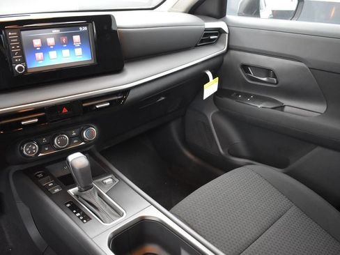 Used 2025 Nissan Kicks S image 31