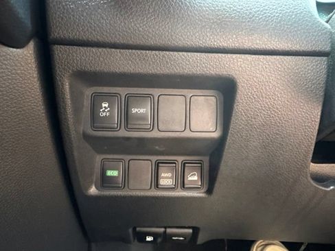 Used 2015 Nissan Rogue S AWD/4WD image 22
