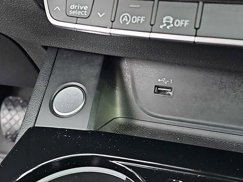 Used 2024 Audi A4 2.0T Premium w/ Convenience Package image 24