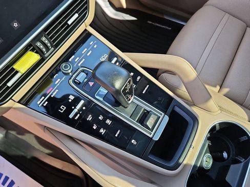 Used 2020 Porsche Cayenne image 16