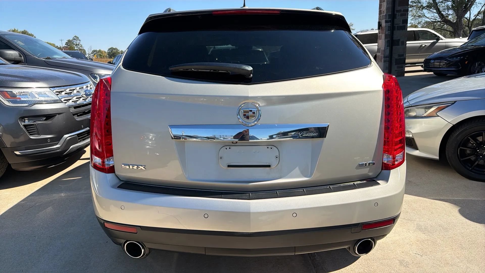Used 2015 Cadillac SRX Luxury w/ Driver Awareness Package FWD image 5