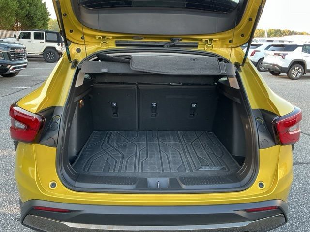 Used 2024 Chevrolet Trax ACTIV w/ Sunroof Package FWD image 18
