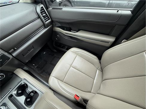 Used 2021 Ford Expedition Max XLT AWD/4WD image 13