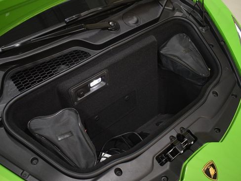 Used 2020 Lamborghini Huracan EVO image 43